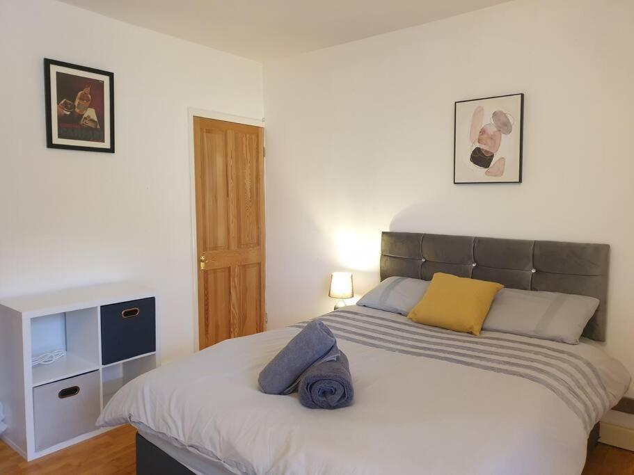 City Townhouse Close To Cafes And Restaurants NWI Buitenkant foto